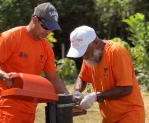 Rio das Ostras instala novas papeleiras e reforça limpeza urbana