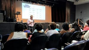 Oficina valoriza artesanato no turismo