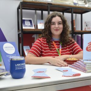 Livro de Júlia Vita mostra como o elemento aquático transforma a poesia brasileira contemporânea