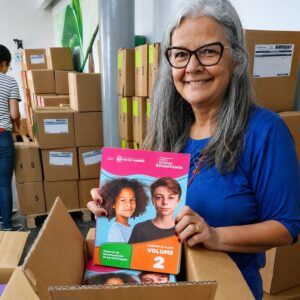 Rio das Ostras recebe livros para recomposição de aprendizagens
