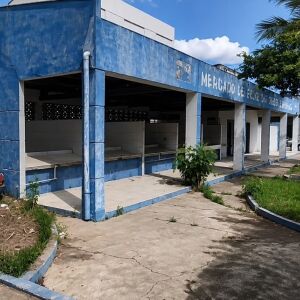 Pescadores denunciam abandono do Mercado de Peixes do Jardim Esperança, em Cabo Frio