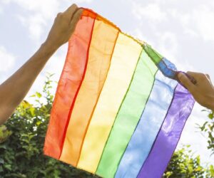 Semana do orgulho LGBTQIA+ terá palestra no Teatro